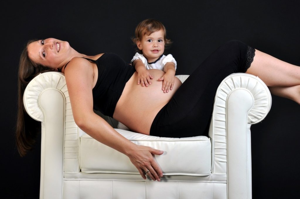 breastfeeding-while-pregnant-kidborn